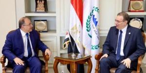 رئيس الجهاز المركزي للتنظيم والإدارة ورئيس هيئة الدواء المصرية يبحثان تعزيز التعاون المشترك - بلس 48