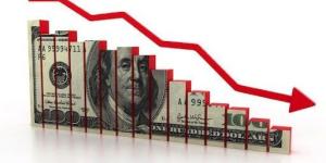سعر الدولار العالمي يتراجع وسط تهديدات بإقالة رئيس البنك الفيدرالي - بلس 48