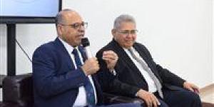 وزير العمل يُسلم شهادات إجتياز دورة تدريبية على مهنة «المَسّاح العام» لخريجي وطلبة قسم الجغرافيا - بلس 48