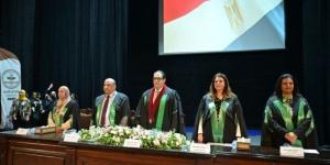 رئيس جامعة القاهرة يشهد تخريج الدفعة 97 من الطلاب الوافدين بكلية طب الأسنان - بلس 48