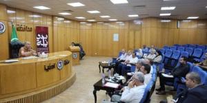 لقاء موسع بين محافظ المنيا وأعضاء مجلسي النواب والشيوخ لمتابعة المشروعات الحيوية - بلس 48