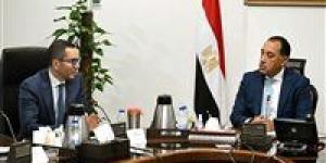 رئيس الوزراء يتابع مع وزير الاستثمار جهود تطوير منظومة الإفراج الجمركي - بلس 48
