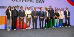 الأبطال الأولمبيون يحتفلون باعتلاء إدريس منصب نائب رئيس الاتحاد الدولي للألعاب المائية - بلس 48