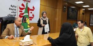 استجابة إنسانية عاجلة.. محافظ المنيا يوفر 3 وحدات سكنية ومساعدات فورية للأسر الأولي بالرعاية - بلس 48