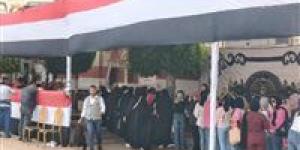 توافد الناخبين على صناديق الاقتراع بانتخابات مجلس الشيوخ في محافظة الدقهلية - بلس 48