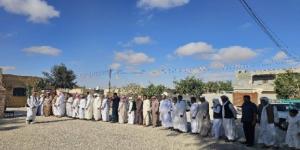 توافد الناخبين بقرية القصر بمرسي مطروح منذ الساعة الأولى في أول أيام انتخابات مجلس الشيوخ - بلس 48