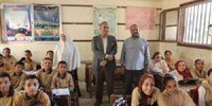 نائب
      محافظ
      المنيا
      يتفقد
      مدرسة
      ... - بلس 48
