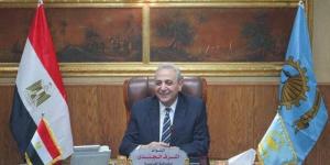 رئيس
      جامعة
      طنطا
      يهنئ
      محافظ
      الغربية
      بمناسبة
      العيد
      القومي
      للمحافظة - بلس 48