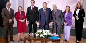 أحمد
      يوسف
      أحمد
      وعبد
      الله
      السناوي
      في
      لقاء
      نبيل
      فهمي
      بصالون
      ماسبيرو
      الثقافي - بلس 48