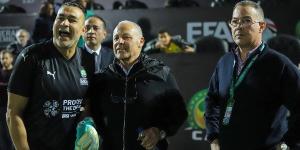 فوزي لقجع يهنىء أبو ريدة بتأهل مصر إلى كأس العالم 2026 - بلس 48
