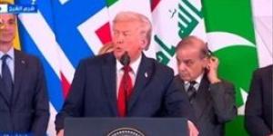 ترامب:
      أشكر
      الرئيس
      السيسى
      على
      منحى
      قلادة
      النيل..
      وأخيرًا
      حققنا
      السلام
      بالشرق
      الأوسط - بلس 48
