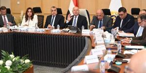 وزير الصناعة والنقل يترأس الاجتماع الـ32 للمجموعة الوزارية للتنمية الصناعية - بلس 48