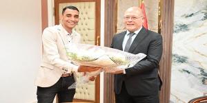 استجابة
      سريعة
      من
      رئيس
      جامعة
      سوهاج
      لأحكام
      القضاء..
      تفاصيل
      القرار
      الذي
      أسعد
      الإداريين - بلس 48