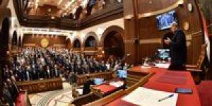 يرأسها
      أبو
      العلا..
      تفاصيل
      الجلسة
      الافتتاحية
      لـ
      مجلس
      الشيوخ
      2025
      ..
      وكيف
      سيتم
      انتخاب
      رئيس
      المجلس? - بلس 48
