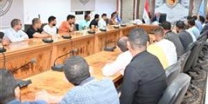 رئيس
      جامعة
      سوهاج
      ينصف
      الإداريين
      بمستشفى
      الجامعة
      بتنفيذ
      أحكامهم
      القضائية - بلس 48