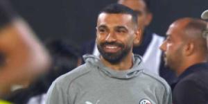 محمد
      صلاح
      يتحدث
      عن
      قدوته
      وذكرياته
      الكروية:
      ”دعمني
      والدي
      والظاهرة
      رونالدو
      ملهمي” - بلس 48