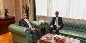 وزيرا
      "الإنتاج
      الحربي"
      و"التموين
      "
      يبحثان
      سبل
      تعزيز
      التعاون
      المشترك - بلس 48