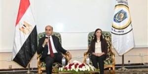 محافظ
      البحيرة
      ورئيس
      جامعة
      دمنهور
      يتفقدان
      الجامعة
      الأهلية
      بالبستان - بلس 48