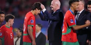 إنفانتينو:
      "ديما
      مغرب..
      بطل
      العالم" - بلس 48