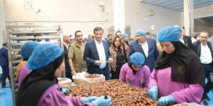 وزيرا
      التنمية
      المحلية
      والزراعة
      يتفقدان
      مشروع
      الإنتاج
      الحيواني
      ومجمع
      تمور
      الوادي
      الجديد - بلس 48