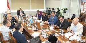 الإسكان
      يلتقى
      مسئولى
      شركة
      HDP
      ضمن
      سلسلة
      اجتماعات
      متابعة
      موقف
      مبيعات
      وتسويق
      المشروعات
      بالمدن
      الجديدة - بلس 48
