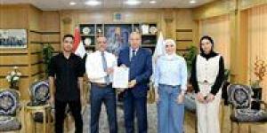 رئيس
      جامعة
      المنصورة
      يستقبل
      فريق
      مركز
      الحفريات
      الفقارية
      عقب
      اكتشاف
      "تمساح
      الوادي" - بلس 48
