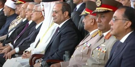 الرئيس السيسي وبن زايد يشهدان عرضًا لمهارات الفرسان «التقاط الأوتاد» - بلس 48