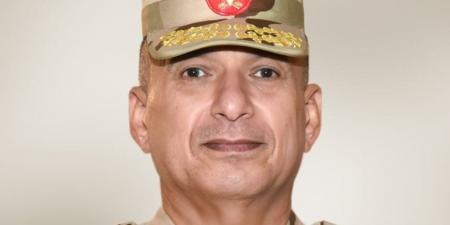 الرئيس السيسي يصدق على ترقية اللواء أركان حرب ياسر محمد كمال الدين الطودي قائد قوات الدفاع الجوي إلى رتبة فريق - بلس 48