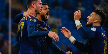 النصر يفقد نجمه أمام الخلود عقب إصابته خلال مواجهة الاستقلال في النخبة الآسيوية - موقع بالجول -  بلس 48