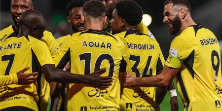 الاتحاد يسحق الاتفاق برباعية ويواصل صدارة الدوري السعودي.. وبنزيما يسجل - بلس 48