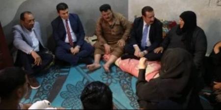 محافظ المنوفية يقدم العزاء لوالد سائق حادث الطريق الإقليمى بمنزله.. صور - بلس 48