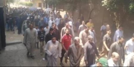 تشييع جنازة لاعب الفلاى بورد وسط حزن كبير من أهالى قرية زاوية بمم فى المنوفية..صور - بلس 48