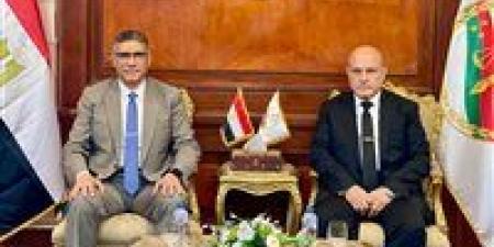 رئيس النيابة الإدارية يستقبل محافظ الجيزة لتهنئته بمنصبه الجديد - بلس 48