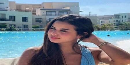 طليقها كسر هدايا أطفالها وتعدى عليها.. التحقيق في بلاغ شقيقة منة عرفة - بلس 48