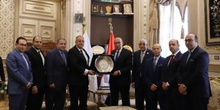 رئيس محكمة النقض يستقبل رئيس نادي قضاة البحيرة لـ التهنئة بـ توليه منصبه - بلس 48