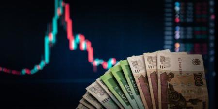 الروبل الروسي يسجل أعلى مستوى شهري أمام الدولار.. ما التفاصيل؟ - بلس 48