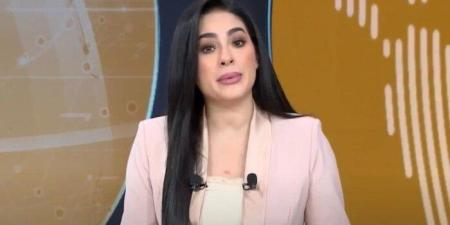 مشهد يؤكد الخيانة.. «إخواني» يرفع العلم الإسرائيلي أمام السفارة المصرية في تل أبيب - بلس 48