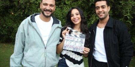 «مسلسل ما تراه ليس كما يبدو».. طرح البوستر الرسمي لحكاية فلاش باك - بلس 48