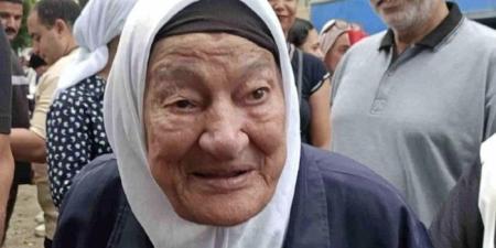 100 سنة في حب مصر.. معمرة تدلى بصوتها في انتخابات الشيوخ ببورسعيد - بلس 48