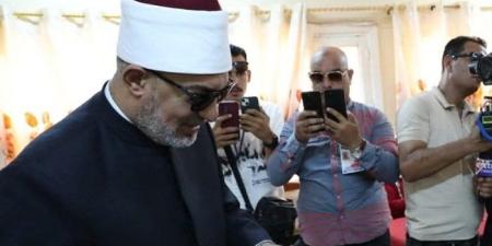 مفتي الجمهورية يُدلي بصوته في انتخابات الشيوخ باللجنة 107 بكفر الشيخ - بلس 48