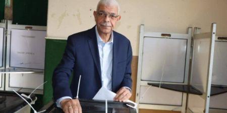 رئيس جامعة المنوفية يدلي بصوته في انتخابات مجلس الشيوخ - بلس 48