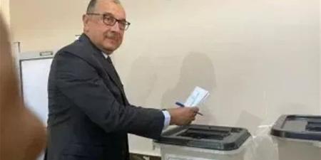 وزير قطاع الأعمال يُدلي بصوته في انتخابات مجلس الشيوخ 2025 - بلس 48