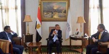 رئيس الأعلى للإعلام يعقد اجتماعًا مع نقيبي الإعلاميين والصحفيين ورئيس رابطة النقاد الرياضيين - بلس 48