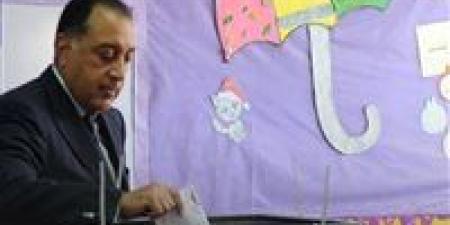 رئيس الوزراء يدلى بصوته فى انتخابات مجلس الشيوخ بلجنة المدرسة المصرية اليابانية بالشيخ زايد - بلس 48