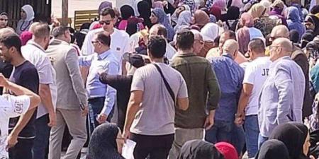 مع اقتراب موعد إغلاق صناديق الاقتراع.. تزايد اقبال الناخبين على لجان انتخابات مجلس الشيوخ - بلس 48