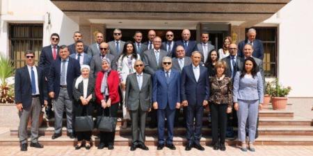 الفريق ربيع: قناة السويس مستمرة في تقديم خدماتها رغم التحديات الأمنية بمنطقة البحر الأحمر - بلس 48