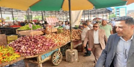 سكرتير مساعد سوهاج يقود حملة مكبرة لرفع الإشغالات بشوارع مدينة ناصر - بلس 48