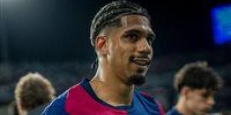 برشلونة يعلن تعيين رونالدو آراخوا قائداً للفريق خلفاً لـ مارك أندريه تير شتيجن - بلس 48