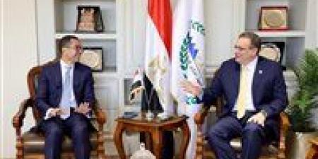 رئيس «التنظيم والإدارة» يبحث مع وزير الاستثمار والتجارة الخارجية سبل تعزيز التعاون المشترك - بلس 48