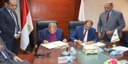 محافظ سوهاج يوقع بروتوكول تعاون مع الهيئة القبطية الإنجيلية لدعم وتمكين الأشخاص ذوي الإعاقة - بلس 48